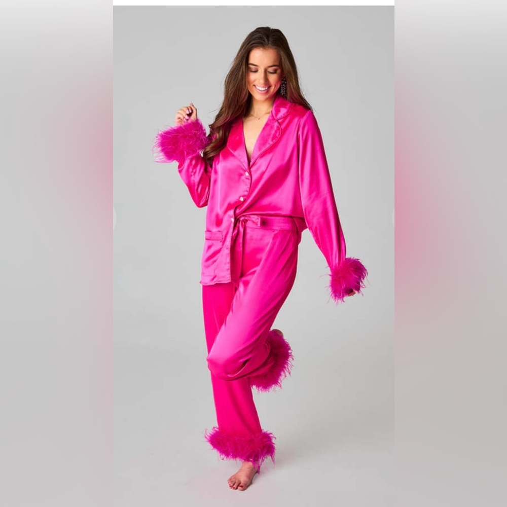 Buddy Love DANICA FEATHER TRIM LOUNGE SET - HOT PINK 🩷